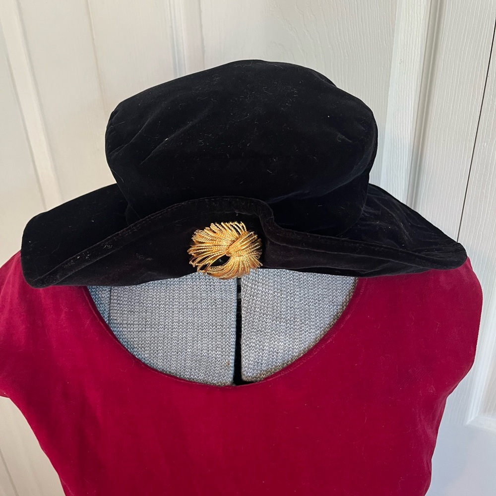 Floppy 90’s Blossom Black Hat with Gold Accent Pin